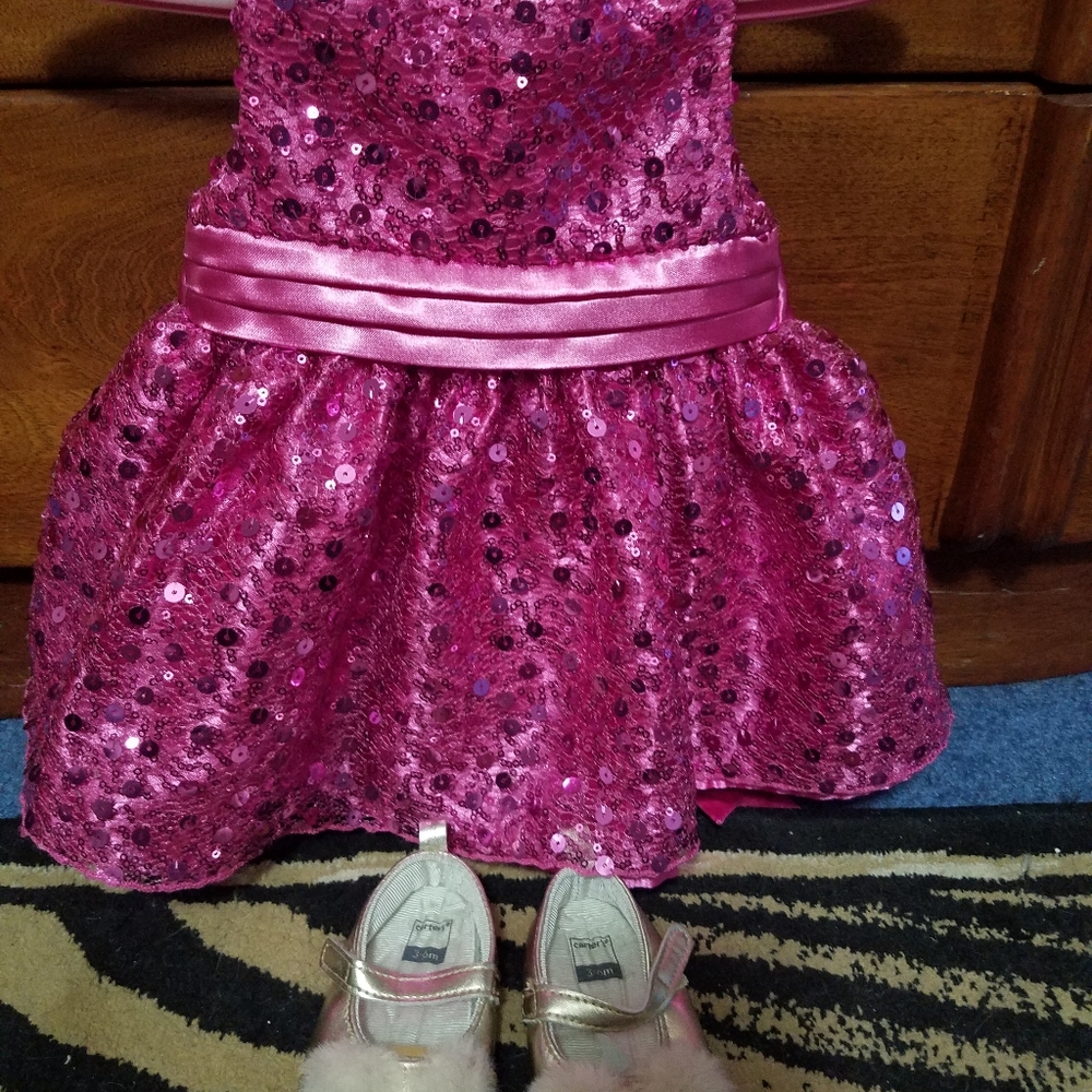 Infant dress 6 mos and kitten shoes caters 3 mos